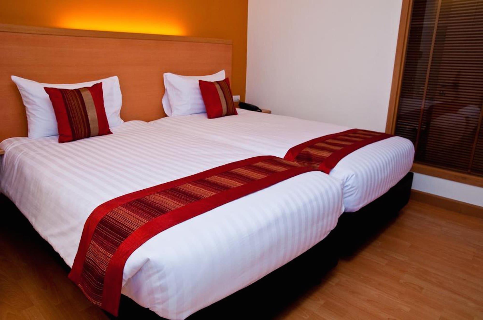 Iyarin @ Tuk Chang Hotel Бангкок Экстерьер фото
