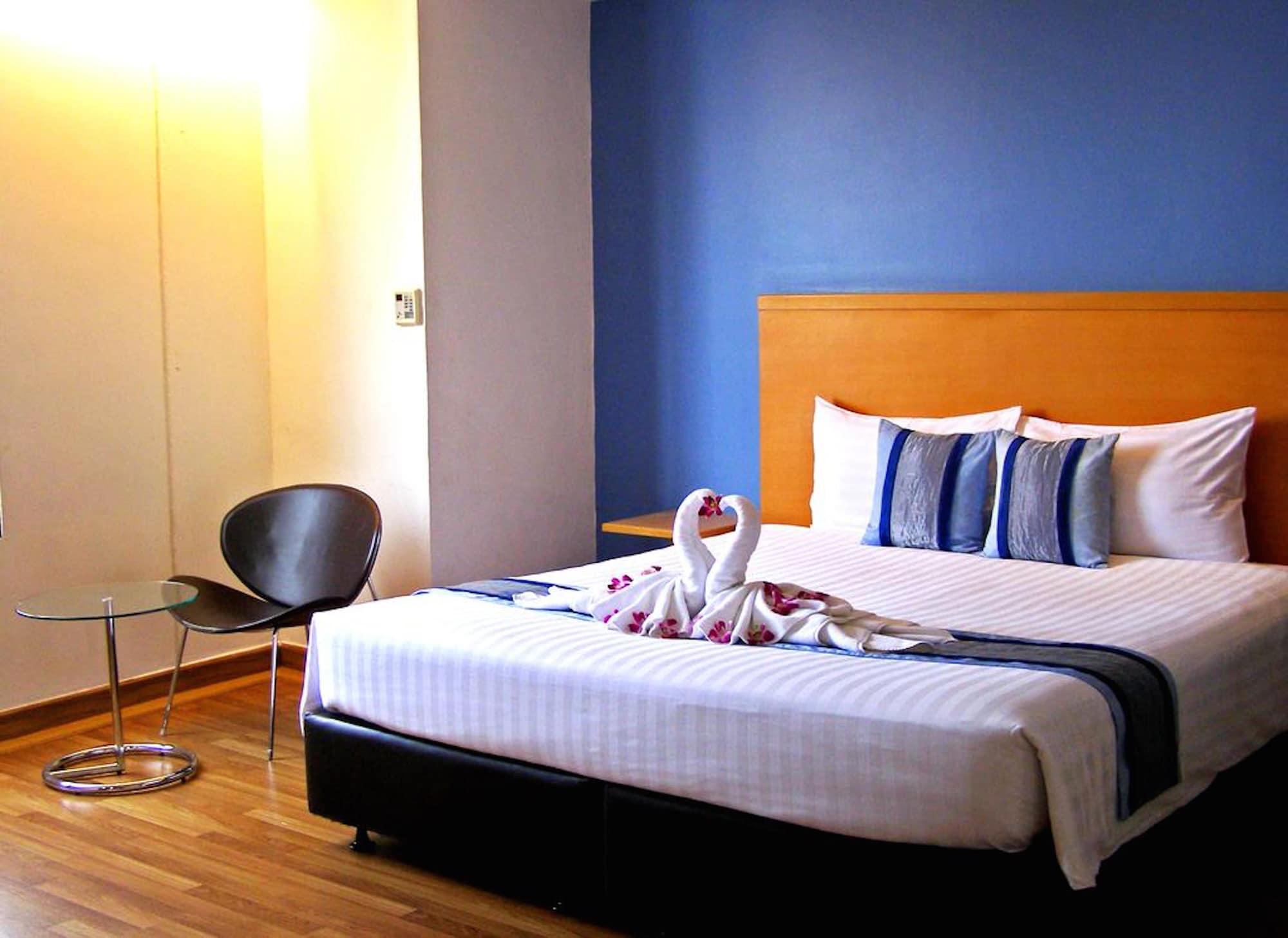 Iyarin @ Tuk Chang Hotel Бангкок Экстерьер фото