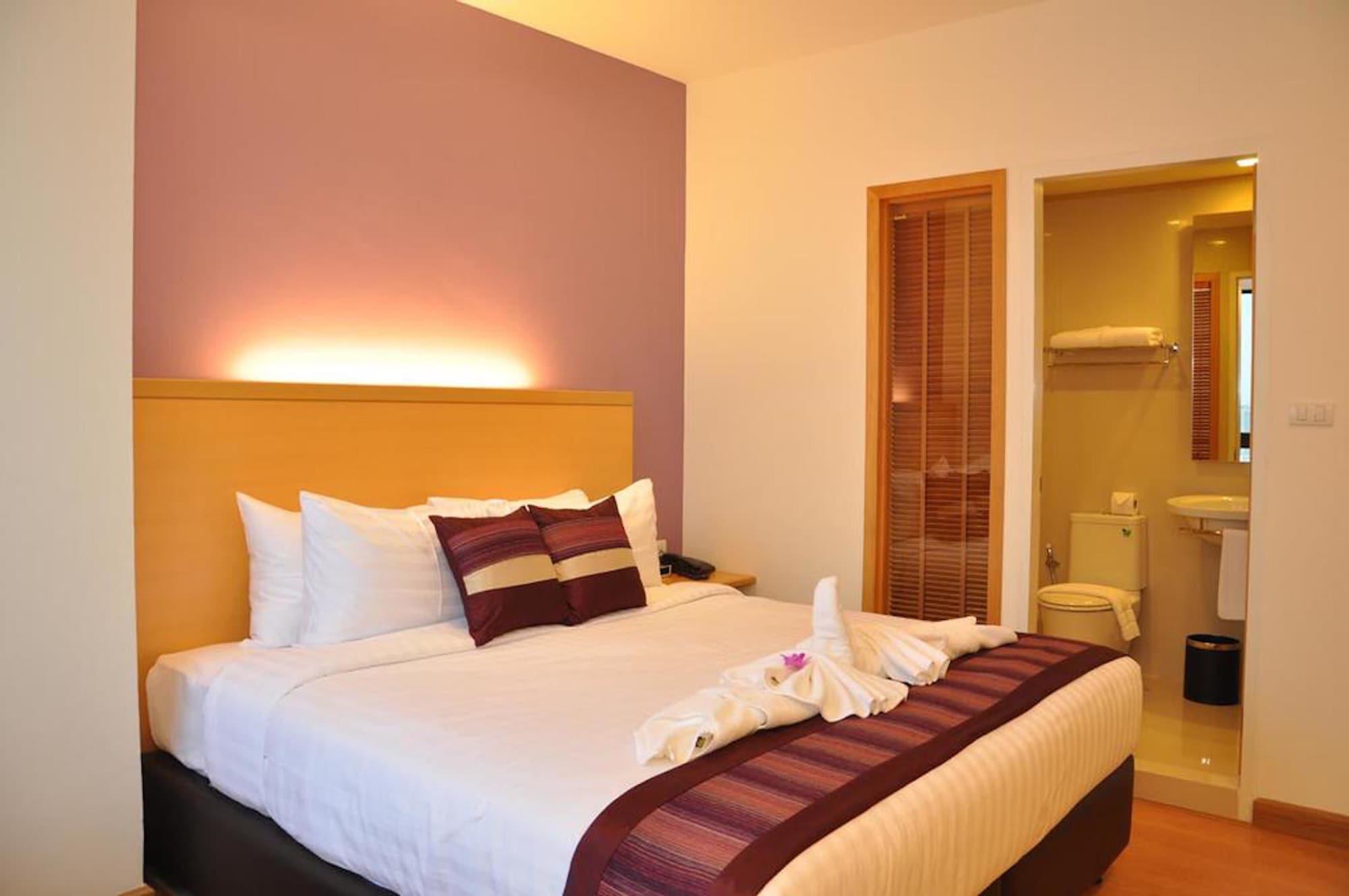 Iyarin @ Tuk Chang Hotel Бангкок Экстерьер фото