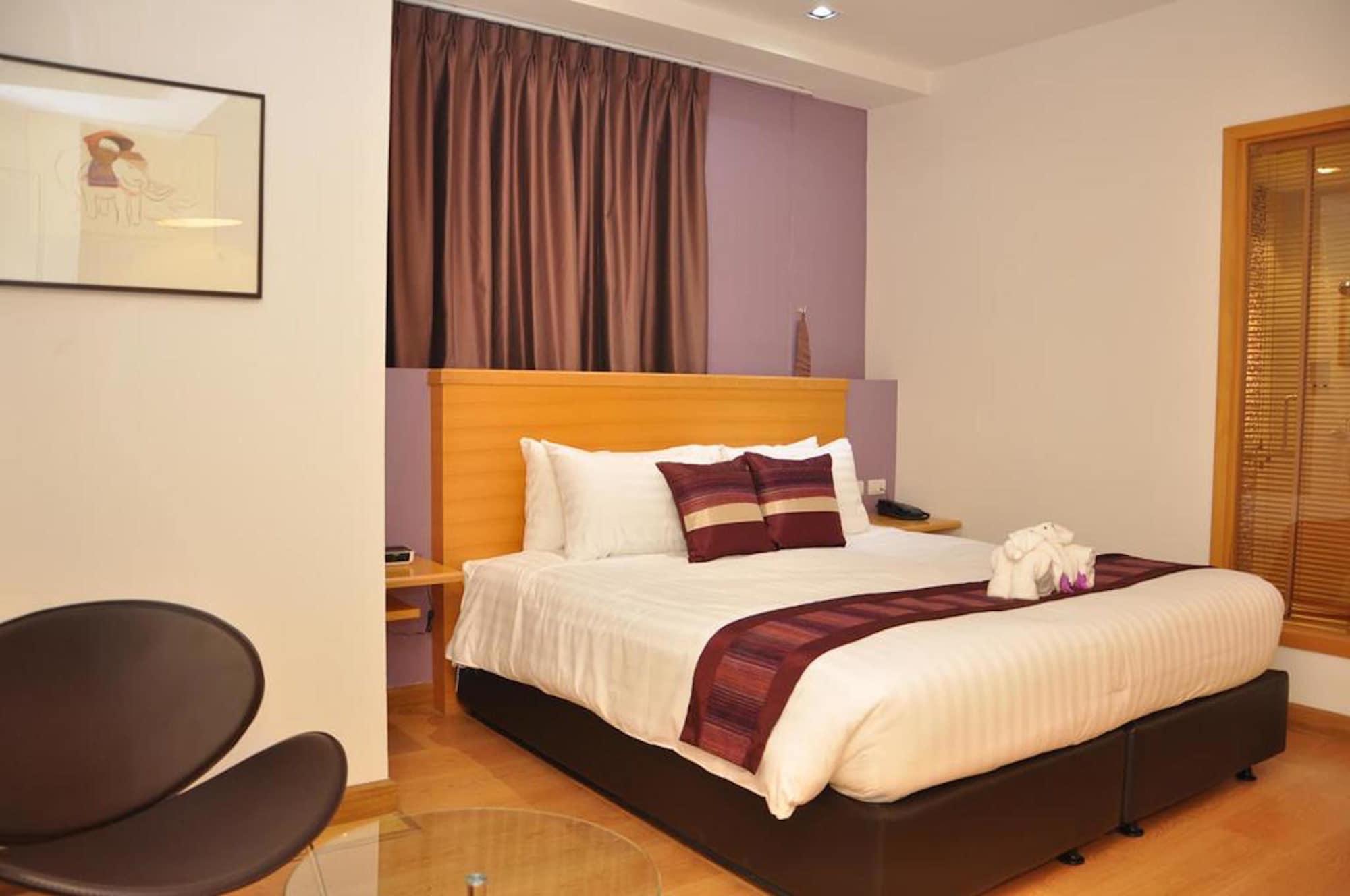 Iyarin @ Tuk Chang Hotel Бангкок Экстерьер фото