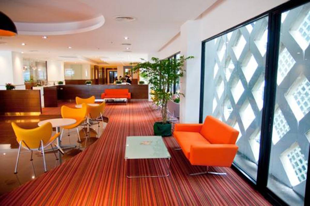 Iyarin @ Tuk Chang Hotel Бангкок Экстерьер фото