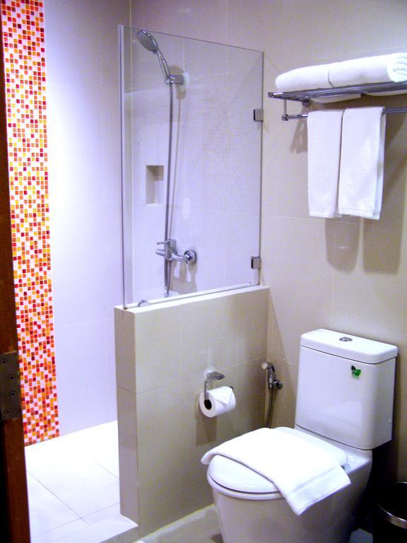 Iyarin @ Tuk Chang Hotel Бангкок Экстерьер фото